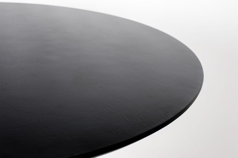 Tisch Pilar rund mit Eschenfurnier-Platte, Schwarz von Zuiver