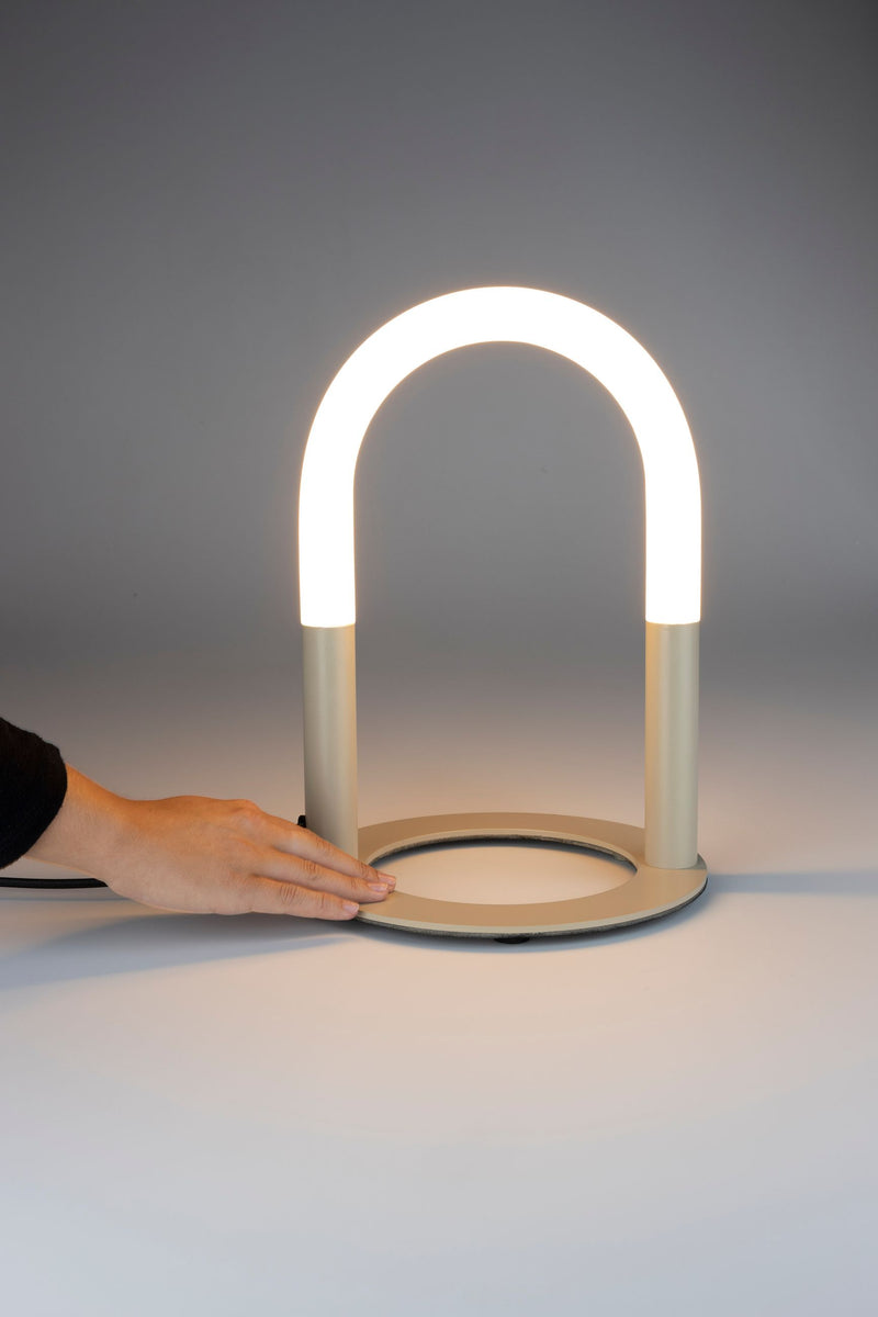 Tischlampe Arch von Zuiver in Beige mit Bogen-Design aus Eisen