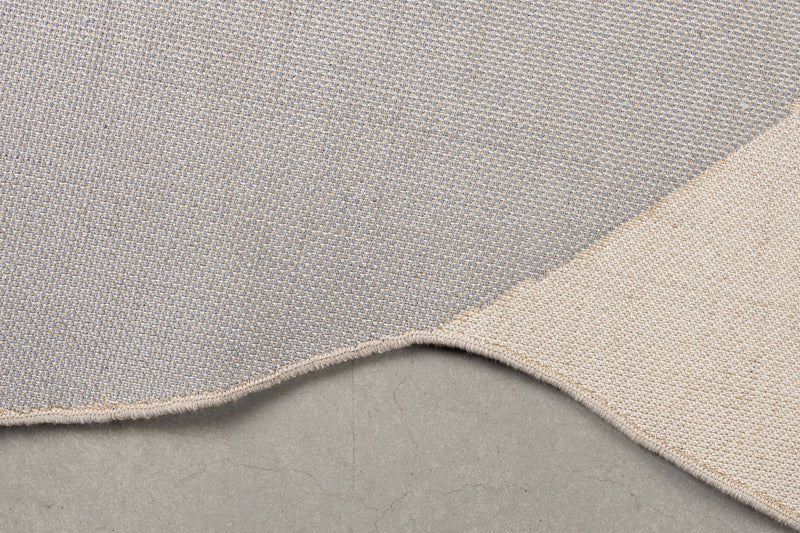 Teppich Phila 160x257 cm in Blau mit Glanz-Matt-Optik von Zuiver