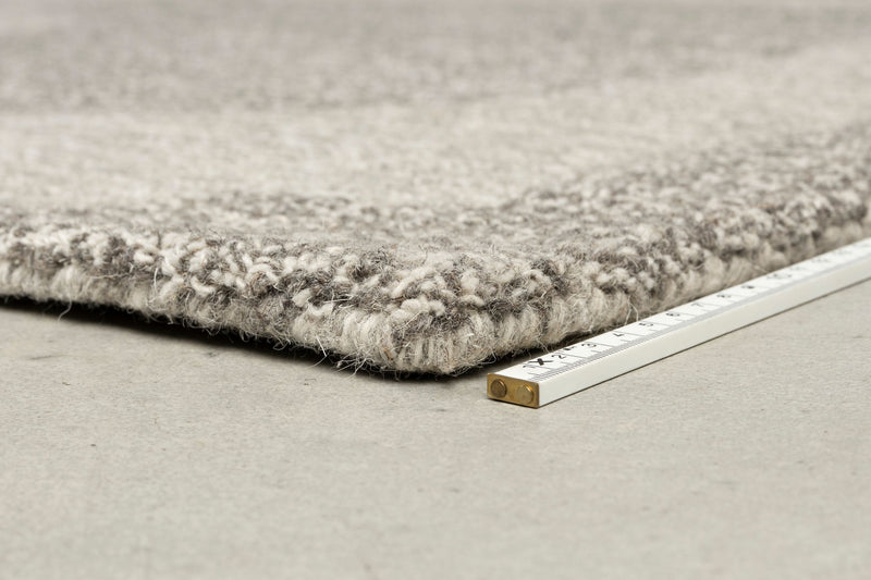 Teppich Frantic 160x240 aus 100% Wolle in Grau-Creme von Zuiver
