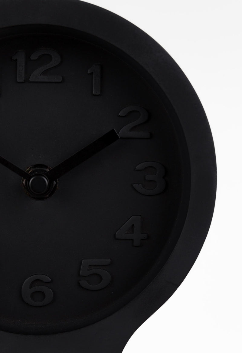 Wanduhr Pendulum Time aus Beton, Schwarz mit Retro-Design von Zuiver