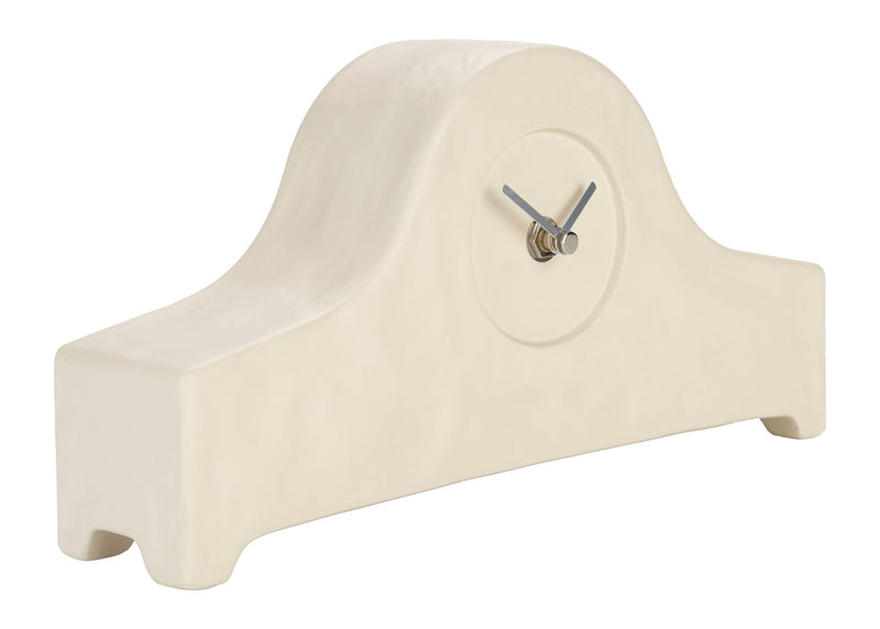 Uhr Grandma von Zuiver, Keramik-Wanduhr in Beige mit silbernen Zeigern