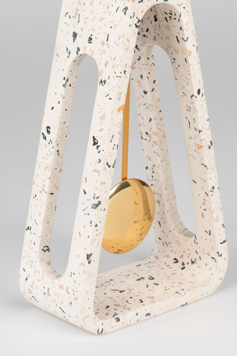 Wanduhr Pendulum Time Terrazzo White von Zuiver für Wohnzimmer