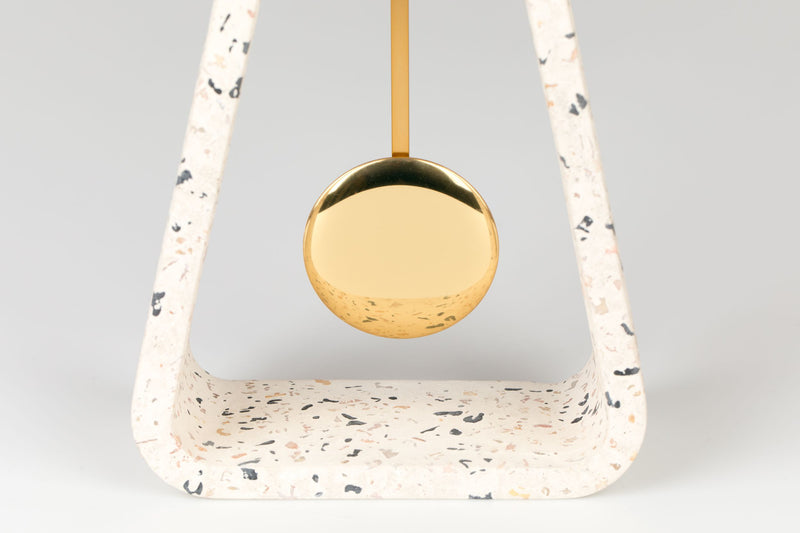 Wanduhr Pendulum Time Terrazzo White von Zuiver für Wohnzimmer