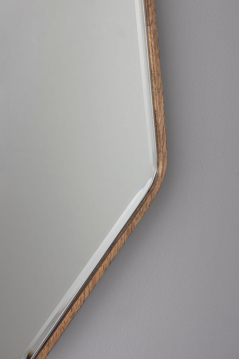 Wandspiegel Basil asymmetrisch mit Holzrahmen in Walnuss, Boho-Chic
