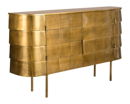 Sideboard Hanna in Goldoptik mit geschwungener Form und quadratischen Metallfelderin Gesamtansicht.
