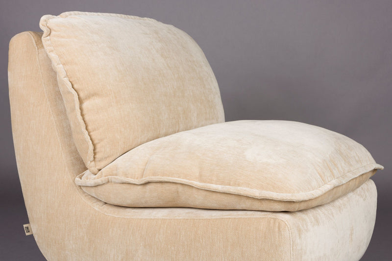 Loungesessel Radley Beige mit Veloursbezug, Holzbeinen von Dutchbone