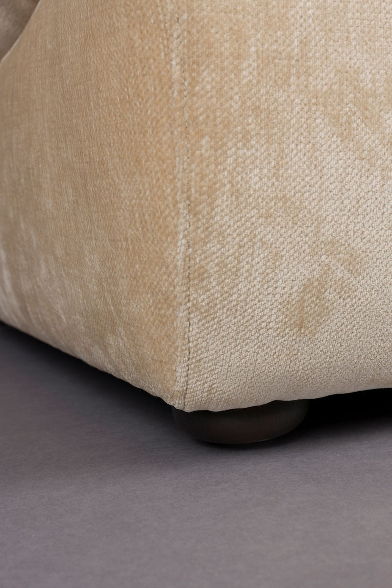Loungesessel Radley Beige mit Veloursbezug, Holzbeinen von Dutchbone