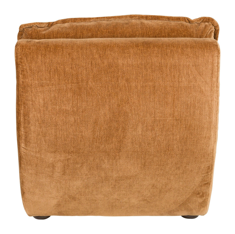 Loungesessel Radley Cognac von Dutchbone mit Samtbezug und Holzbeinen
