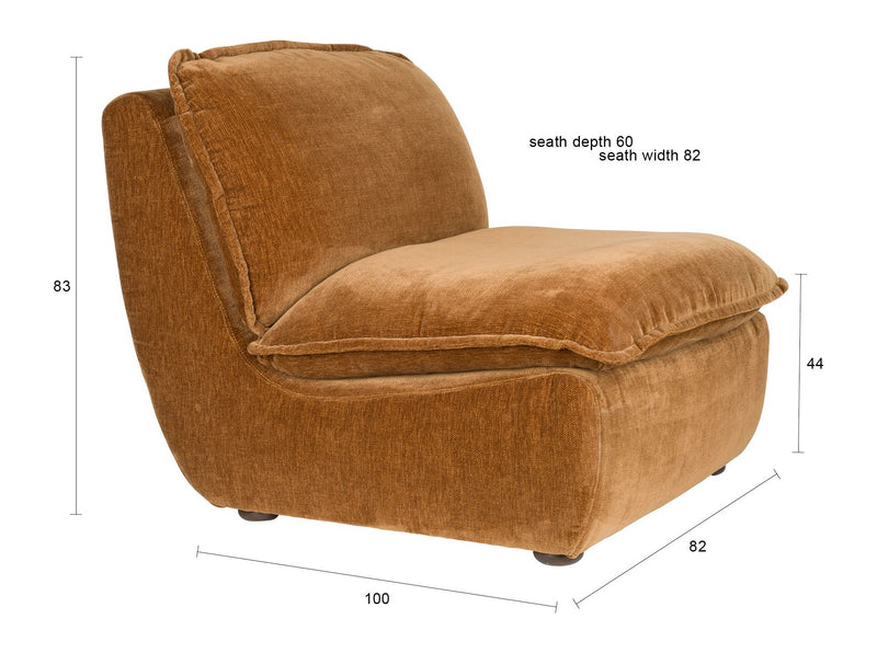 Loungesessel Radley Cognac von Dutchbone mit Samtbezug und Holzbeinen