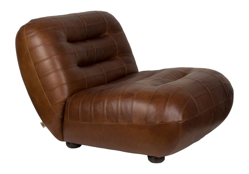 Loungesessel Wyatt aus Leder in Schokobraun mit runden Holzbeinen