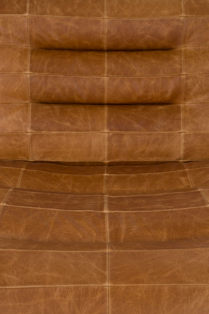 Loungesessel Wyatt Cognac aus Leder mit Gummibaumholz-Beinen