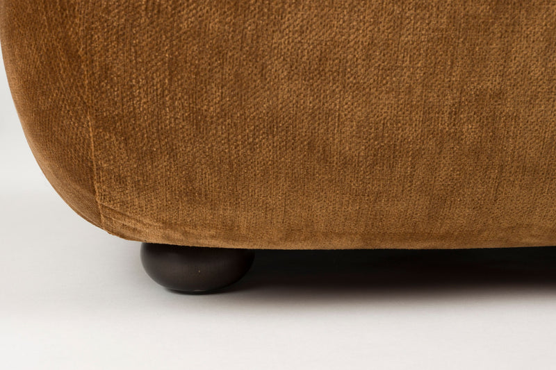 Loungesessel Wyatt Cognac mit Veloursbezug im Boho-Chic von Dutchbone