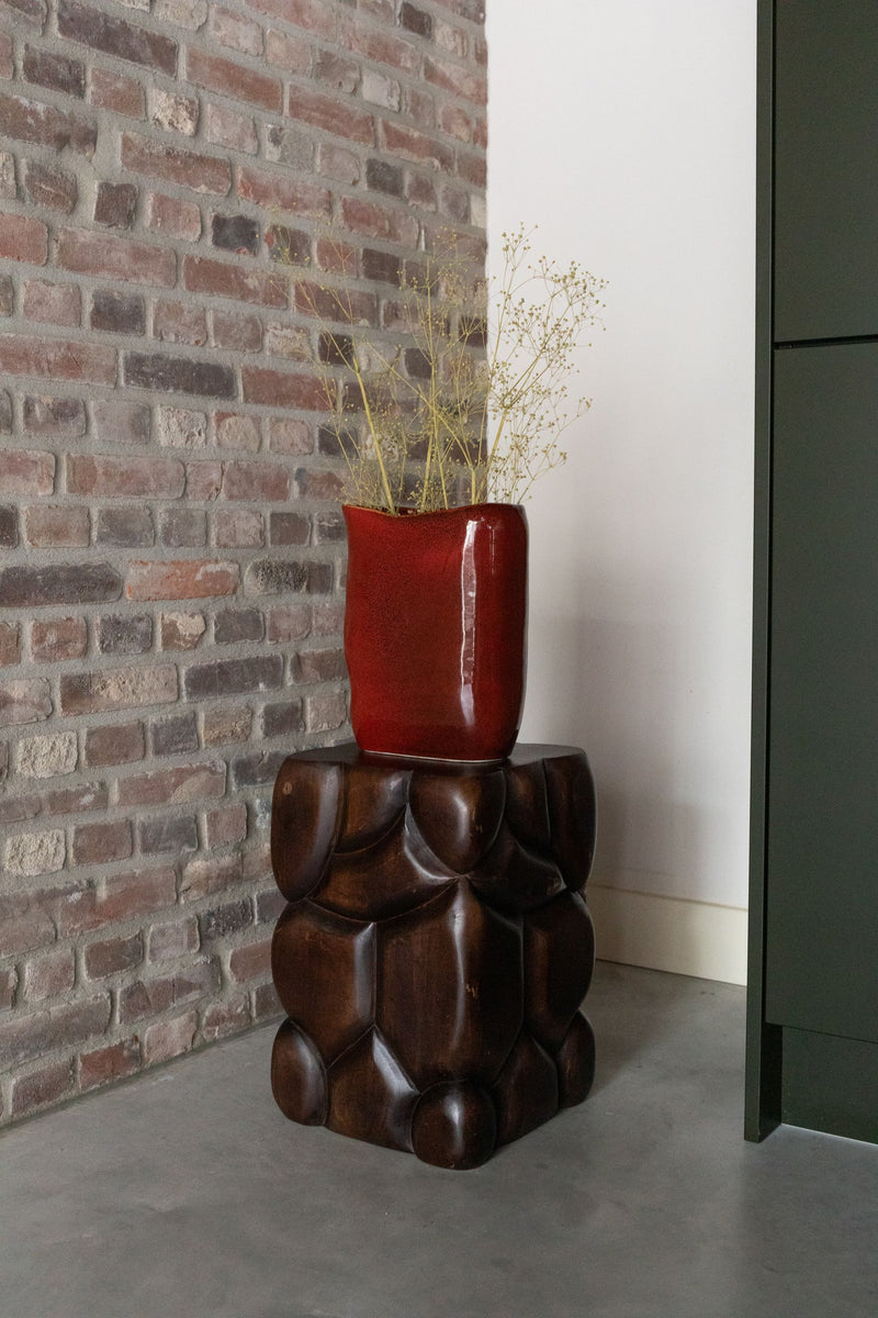 Handgefertigte Vase Edna M in Rot aus Keramik von Dutchbone