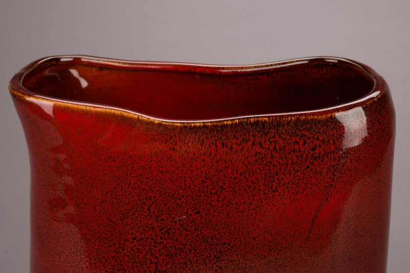 Handgefertigte Vase Edna M in Rot aus Keramik von Dutchbone