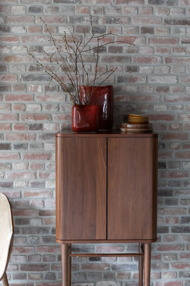 Handgefertigte Vase Edna M in Rot aus Keramik von Dutchbone