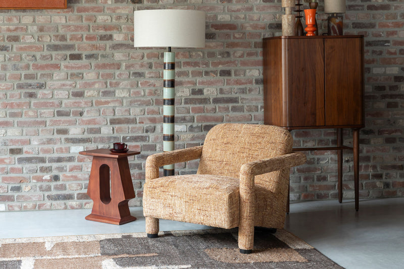 Loungesessel Kent Ochre mit Eukalyptusholz-Gestell von Dutchbone