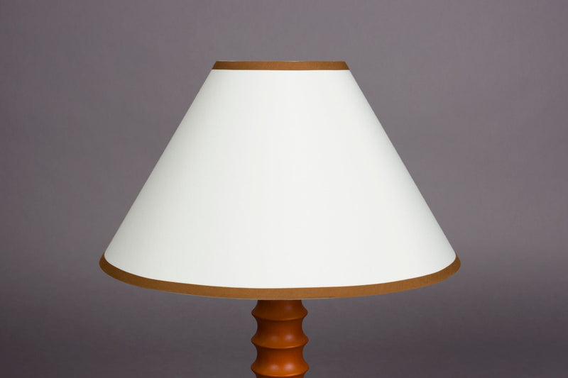 Tischlampe Horace aus Eichenholz mit Leinenschirm, E27-Fassung