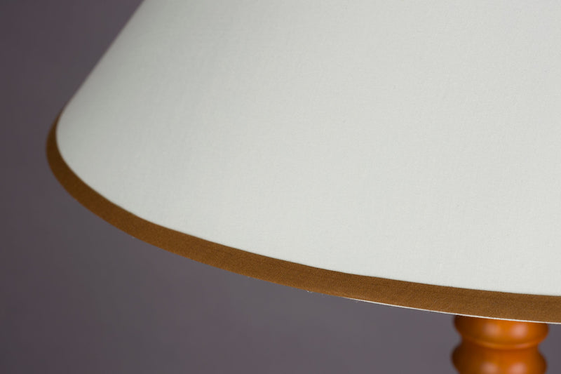 Stehlampe Horace mit massivem Eichenholzfuß und beigem Baumwollschirm