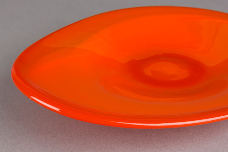 Tablett Gable aus Glas in Orange von Dutchbone im Retro-Design