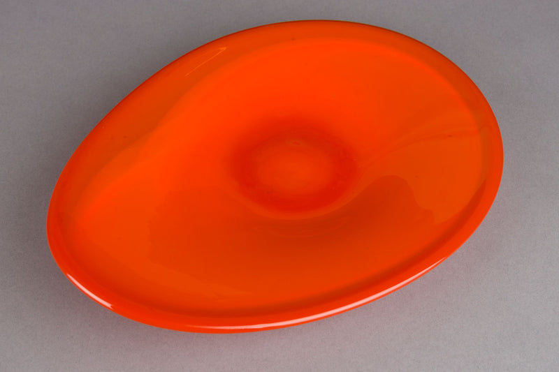 Tablett Gable aus Glas in Orange von Dutchbone im Retro-Design