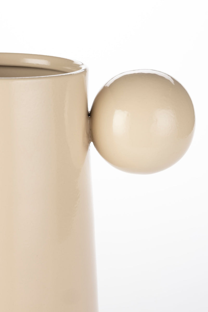 Vase Dot M Beige mit Kugel-Detail aus Eisen von Dutchbone