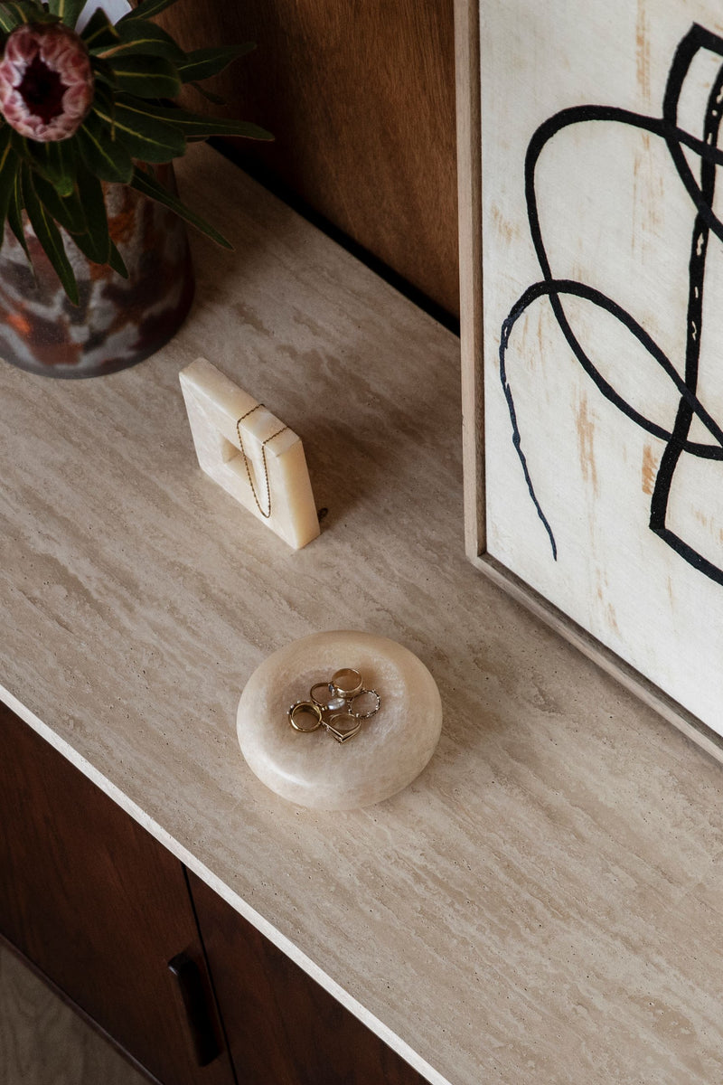 Tablett Onno aus Marmor in Gelb-Beige, Dutchbone Boho-Deko
