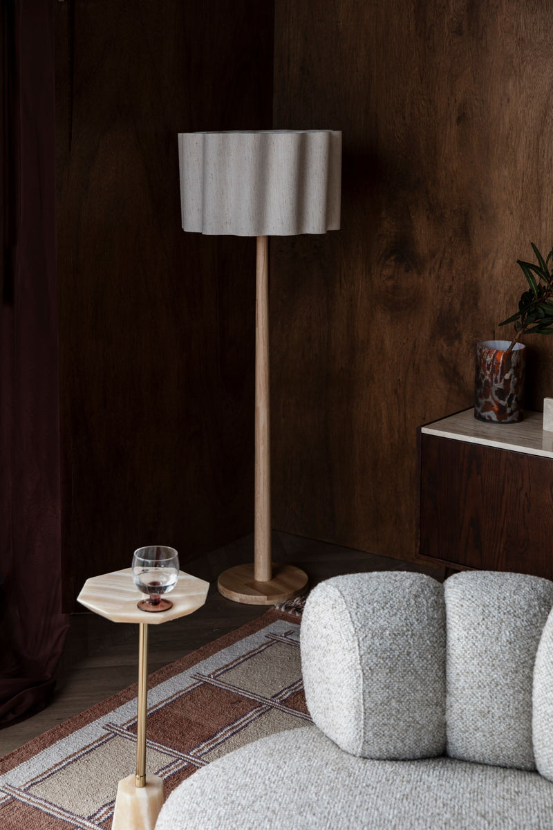 Stehlampe Scallop mit Jute-Lampenschirm, Gummibaumholz von Dutchbone