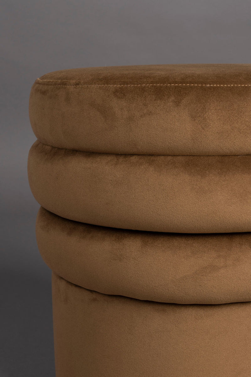 Hocker Aditi Braun mit Samtbezug im Boho-Chic für das Wohnzimmer