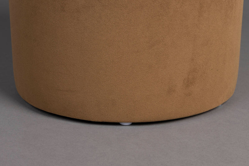 Hocker Aditi Braun mit Samtbezug im Boho-Chic für das Wohnzimmer
