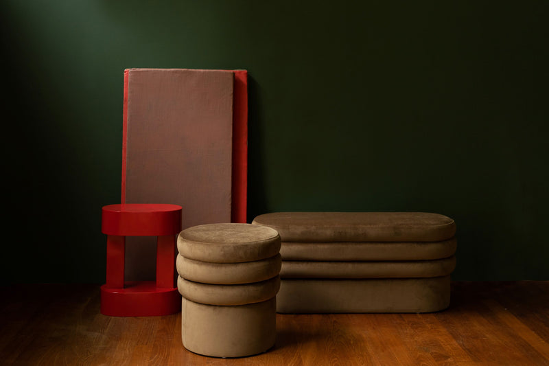 Hocker Aditi Braun mit Samtbezug im Boho-Chic für das Wohnzimmer