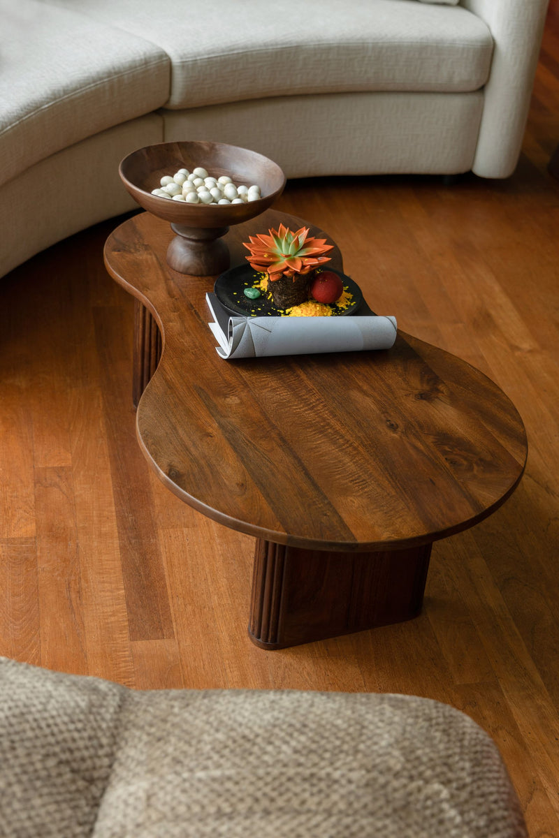 Couchtisch Tilon aus Mangoholz im Vintage-Design von Dutchbone
