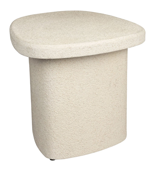 Beistelltisch Veda High mit ovaler Tischplatte aus recyceltem Marmor und zylindrischem Gestell in Beige, Gesamtansicht.