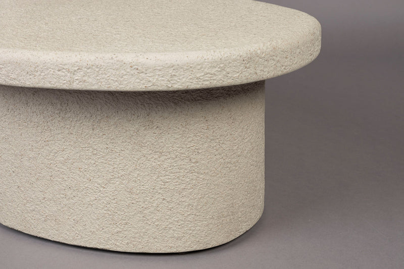 Couchtisch Veda aus recyceltem Marmor, organisch, Beige – Dutchbone