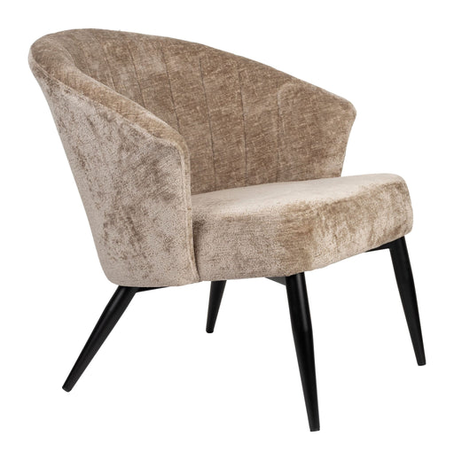 Loungesessel Georgia mit Samtbezug in Taupe, Gesamtansicht von vorne mit schwarzem Metallgestell und gesteppter Rückenlehne.