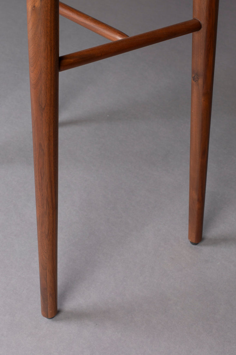 Schrank Morrison mit Walnussfurnier und Massivholz von Dutchbone