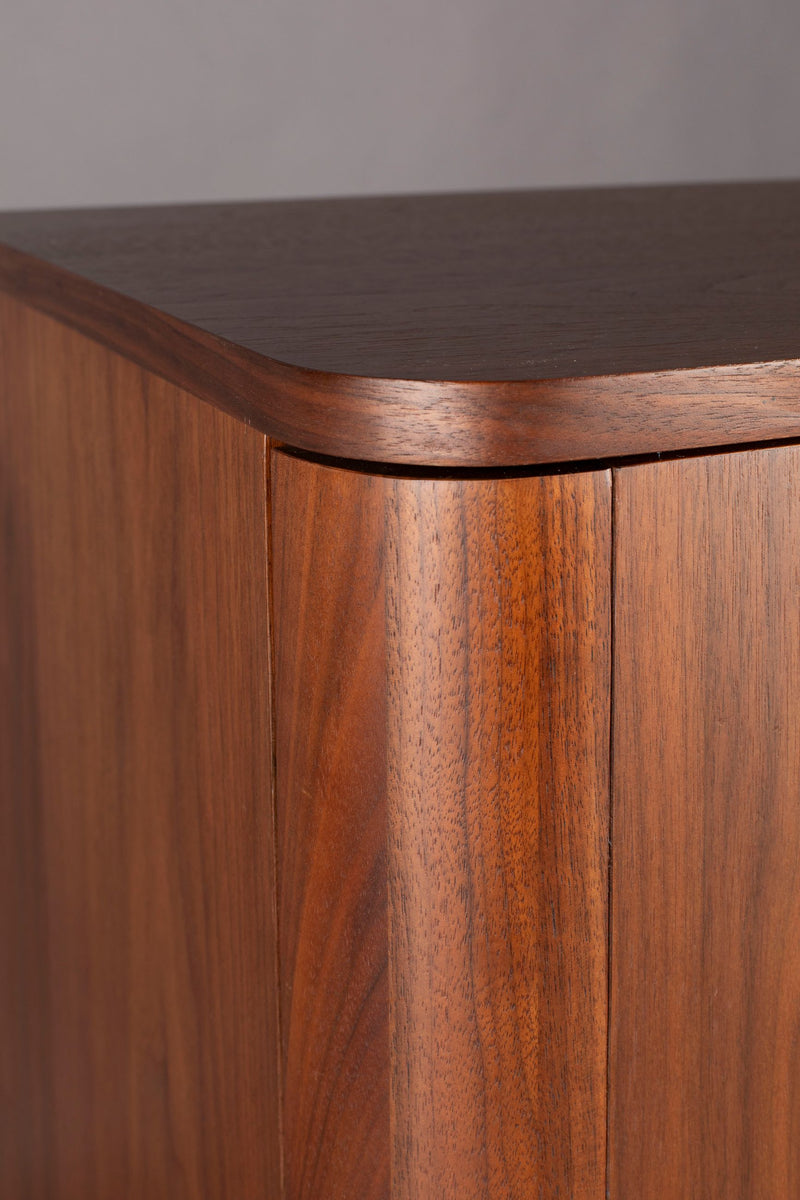 Schrank Morrison mit Walnussfurnier und Massivholz von Dutchbone