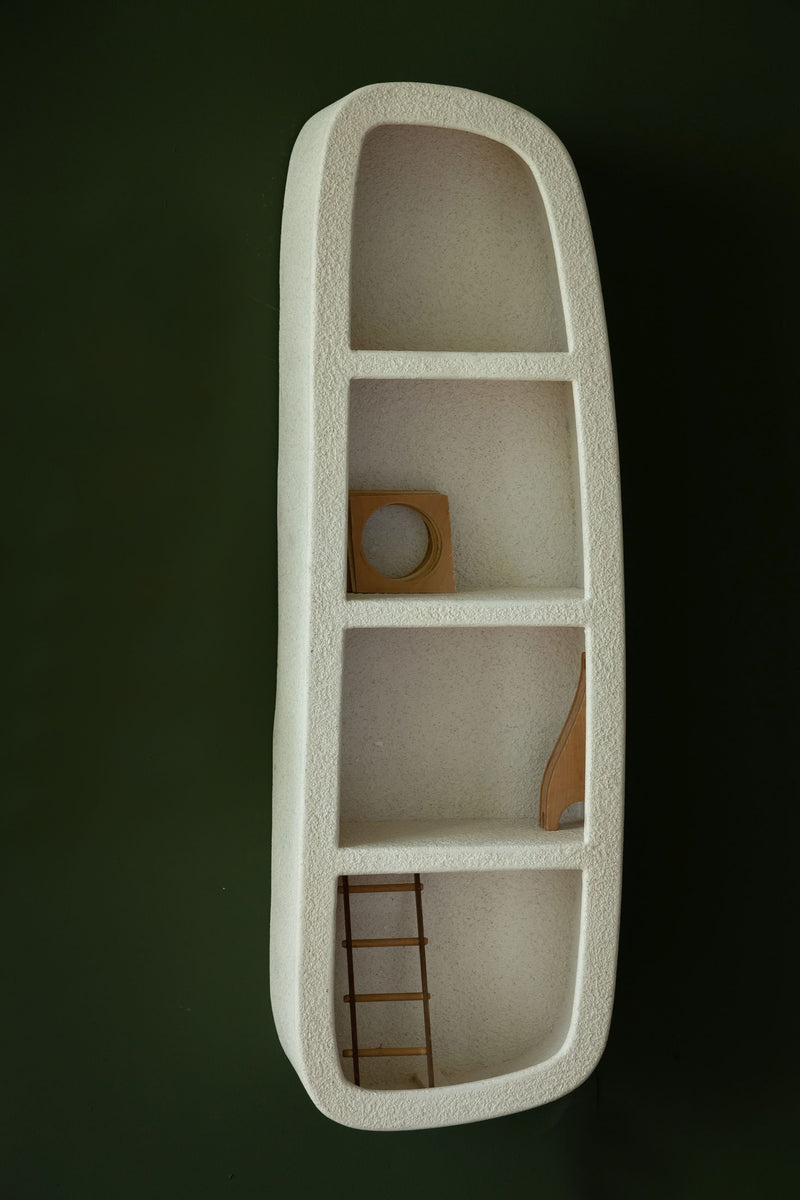 Wandregal Veda mit 3 Ablagen aus recyceltem Marmor in Beige/Natur