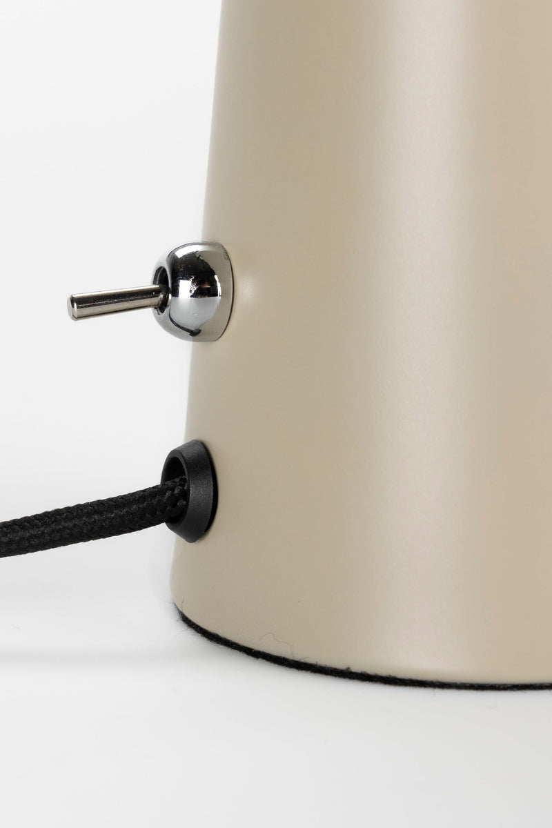 Schreibtischlampe Vesper Beige mit drehbarem Metall-Lampenschirm