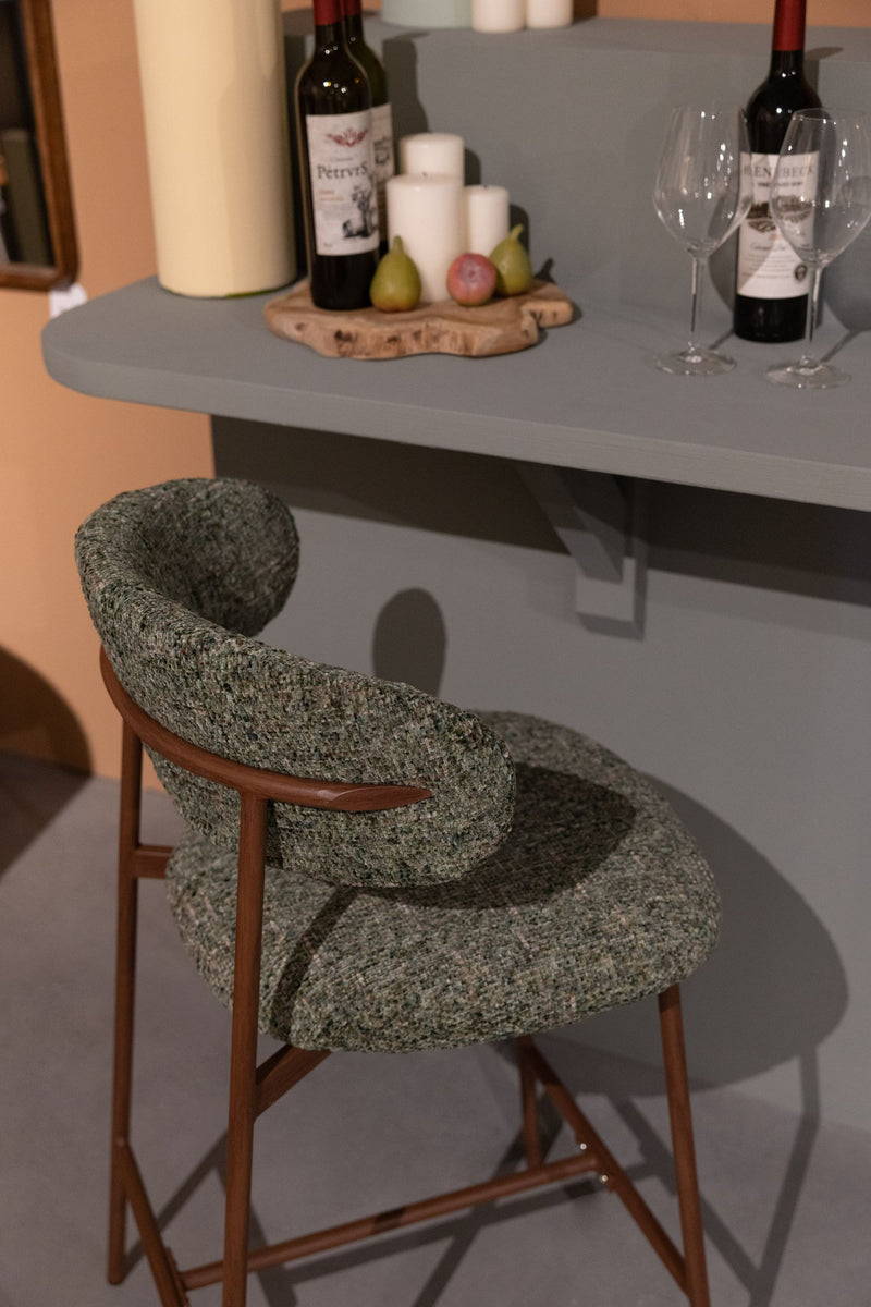 Barhocker Claes im 2er-Set, Grün mit Metallgestell in Walnuss-Optik