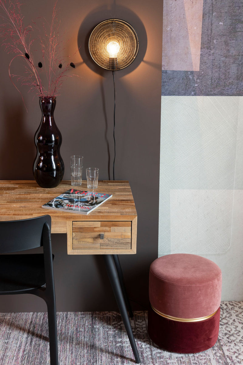 Hocker Bubbly Candy in Rosa mit goldenem Ring und Samtbezug