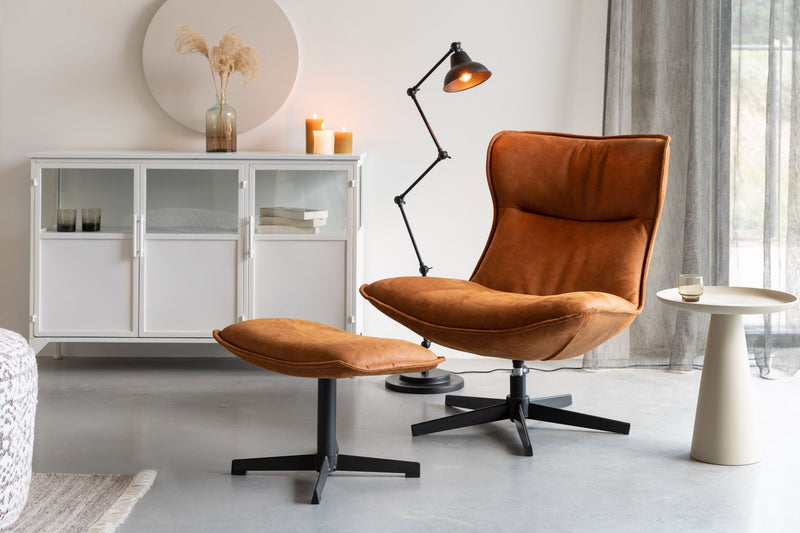 Hocker John in Cognac aus PU-Kunstleder mit stabilem Metallgestell