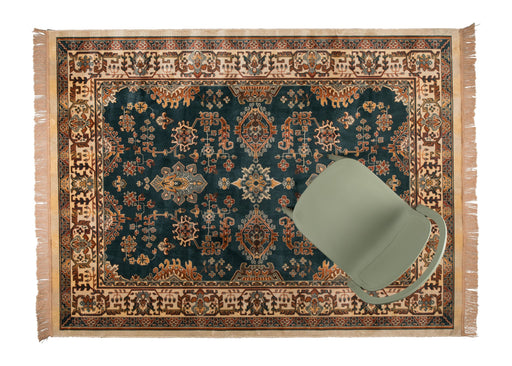 Teppich Raz 160x230 cm mit dunkelblauem Muster, beige Bordüre und Fransen, Gesamtansicht von oben.