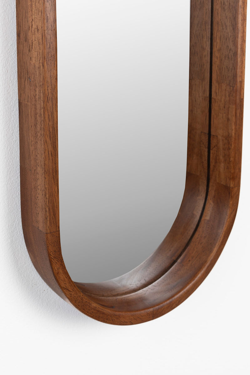 Ovaler Wandspiegel Nyko mit Rahmen aus Gummibaumholz in Beige