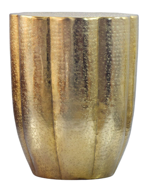 Beistelltisch Aluminium Gold in Gesamtansicht mit vertikalen Rillen und goldener Oberfläche.