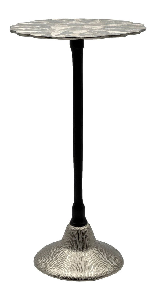 Beistelltisch Aluminium 29 cm mit runder, muschelförmiger Tischplatte in Silber und schwarzer Mittelsäule, Gesamtansicht.