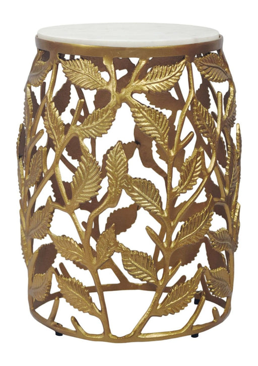 Gesamtansicht des Beistelltisches Gold mit runder Marmorplatte und filigraner Alu-Manschette mit Blattmotiven.