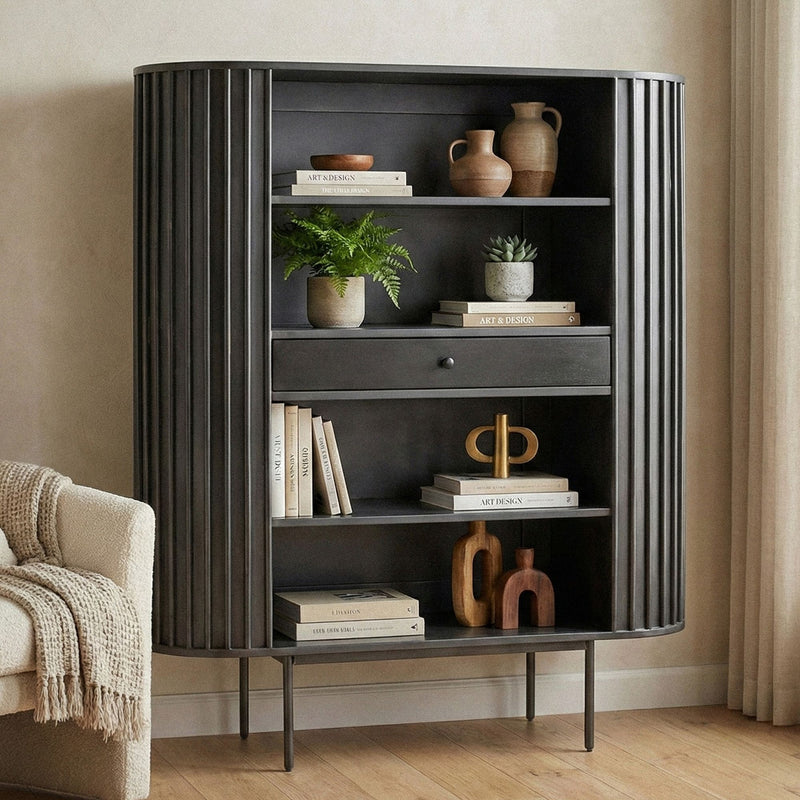 Bücherregal Mango Massivholz Schwarz mit Lamellen-Design, Wohnling