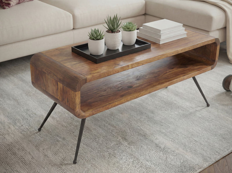 Couchtisch Mango 105cm Massivholz mit Ablagefach, Retro-Design