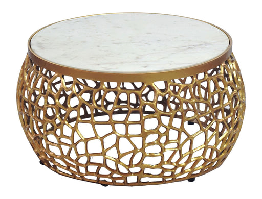 Couchtisch Marmor Gold rund 60 cm mit rundem Marmortop und durchbrochenem Aluminiumgestell in Gesamtansicht.